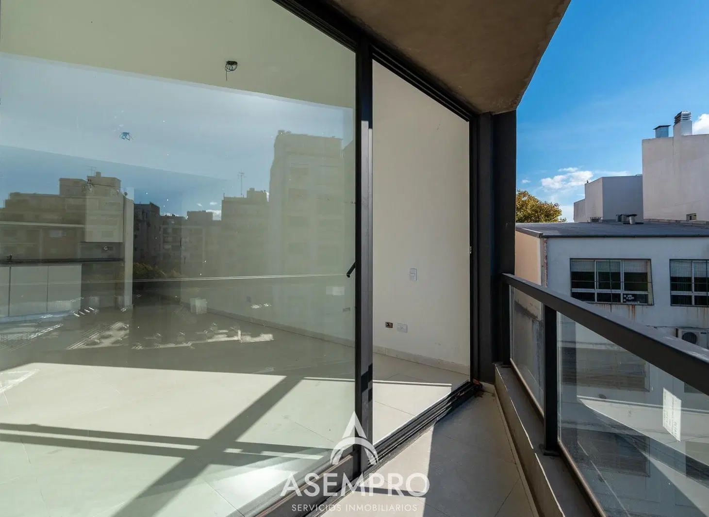 Venta de Monoambiente en Villa del Parque vista abierta a estrenar 3