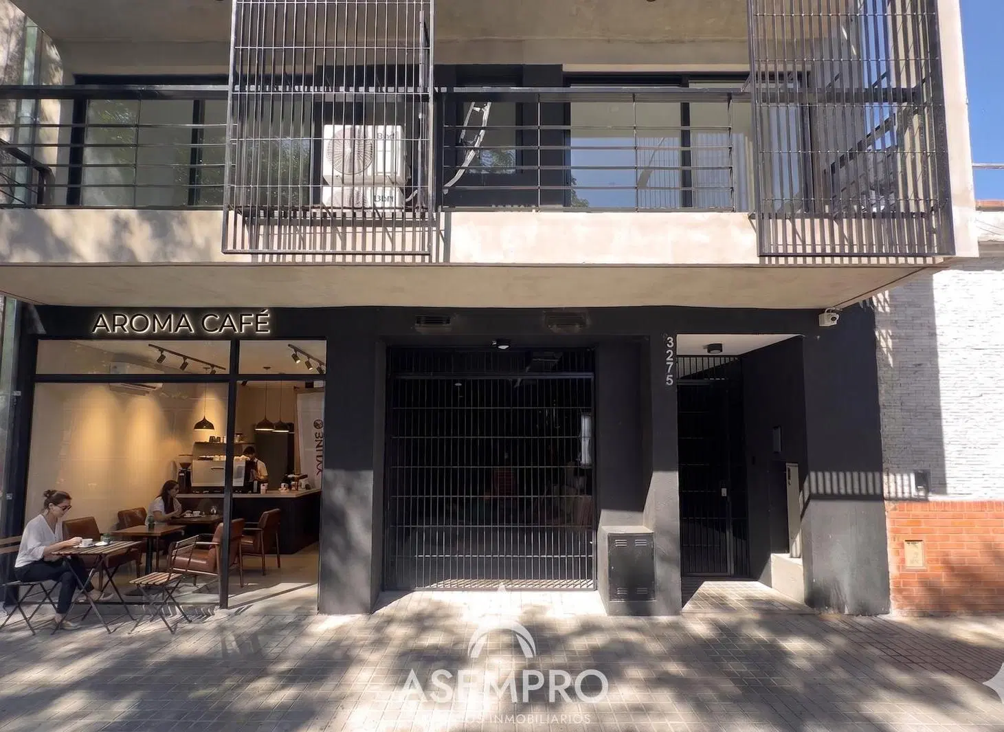 OPORTUNIDAD!! LOCAL EN COGHLAN A 1.800 EL M2 - A ESTRENAR! 2