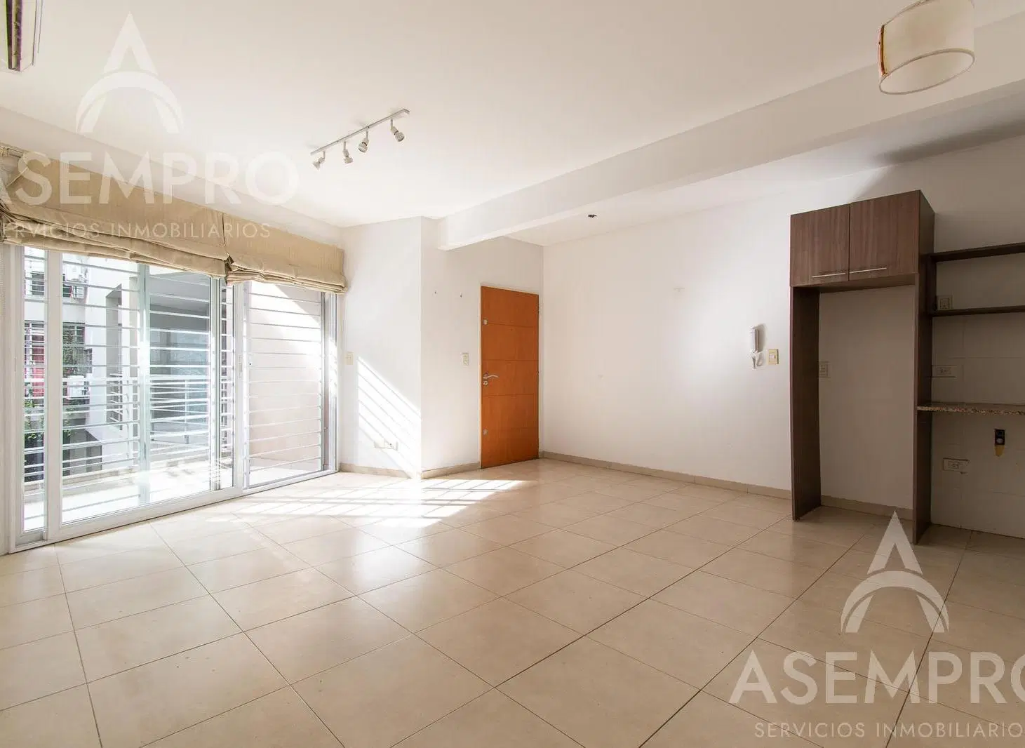 Departamento 2 ambientes en alquiler con balcón 2