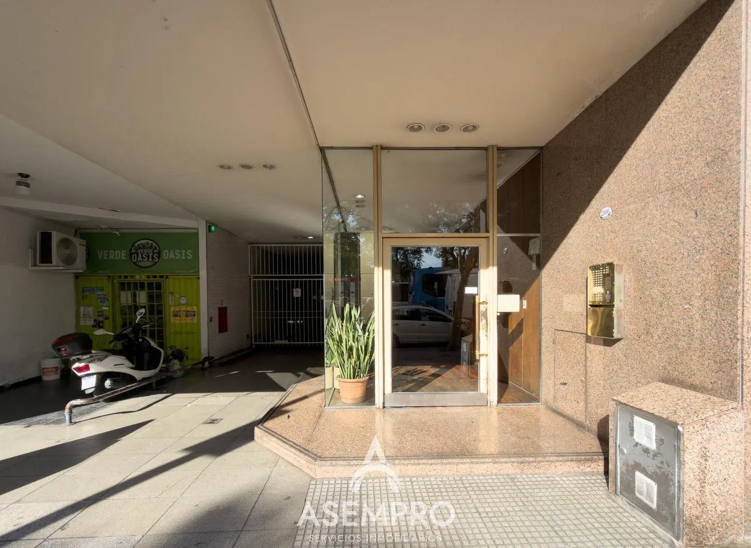 Departamento tres ambientes con balcon en venta en Balvanera 3