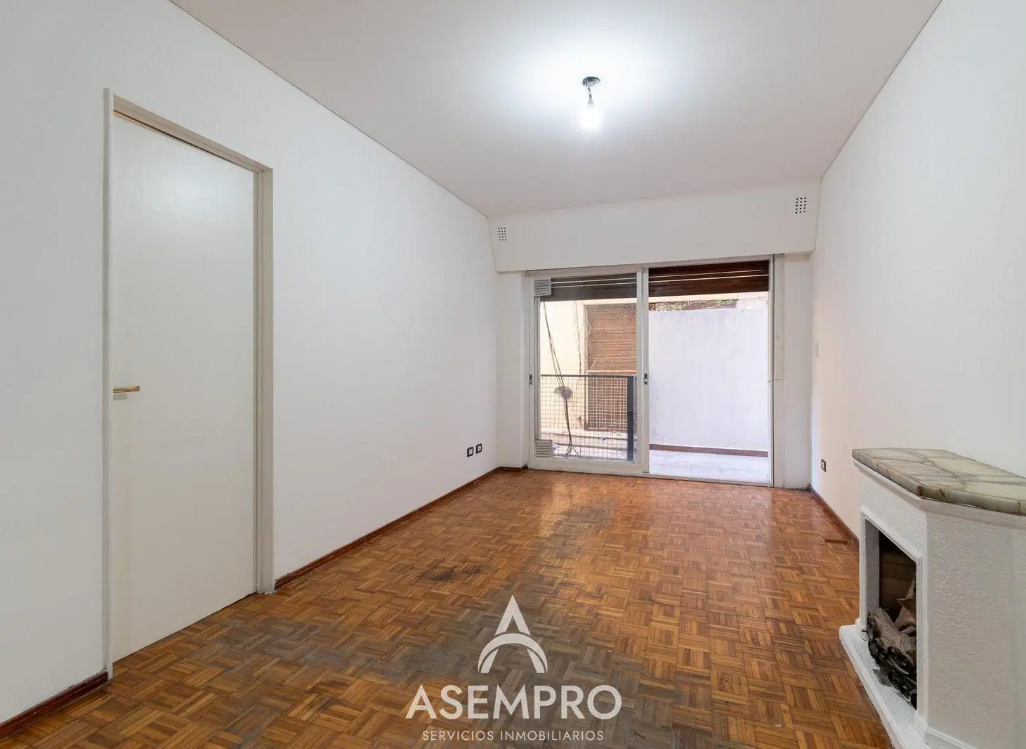 Departamento tres ambientes con balcon en venta en Balvanera 2