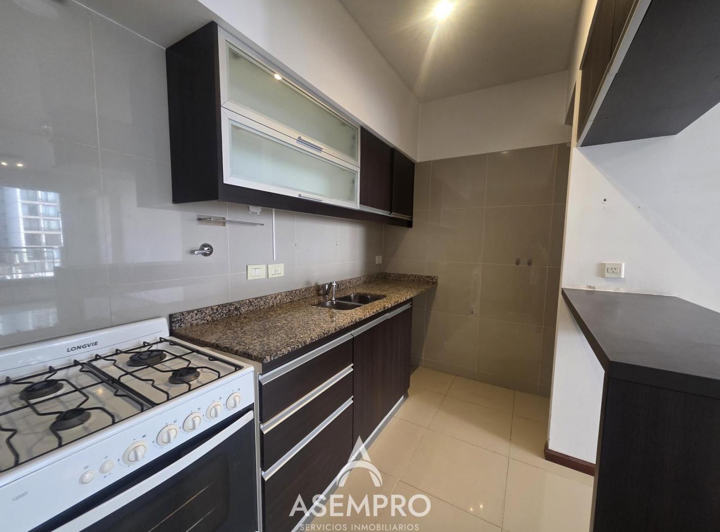 Foto de Monoambiente con balcón en 5° piso luminoso – A 1 cuadra del Subte D, imagen 4