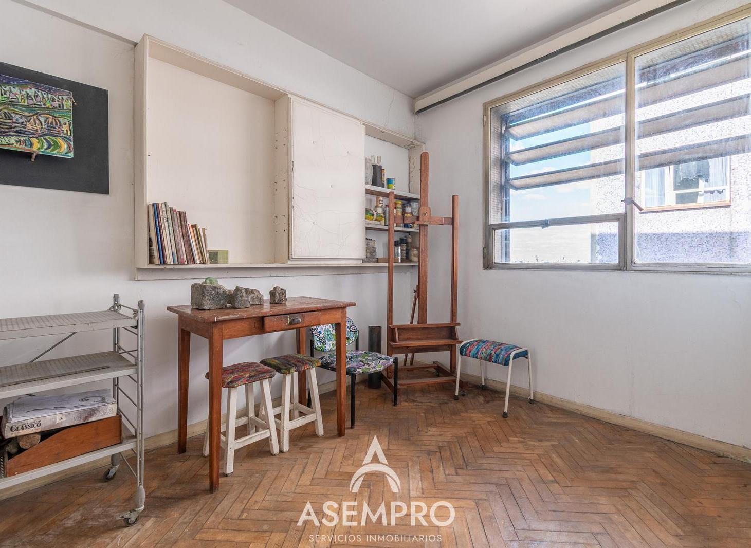 Foto de VENTA - 3 amb. a refaccionar - Edificio histórico - Seguridad 24 hs, imagen 5