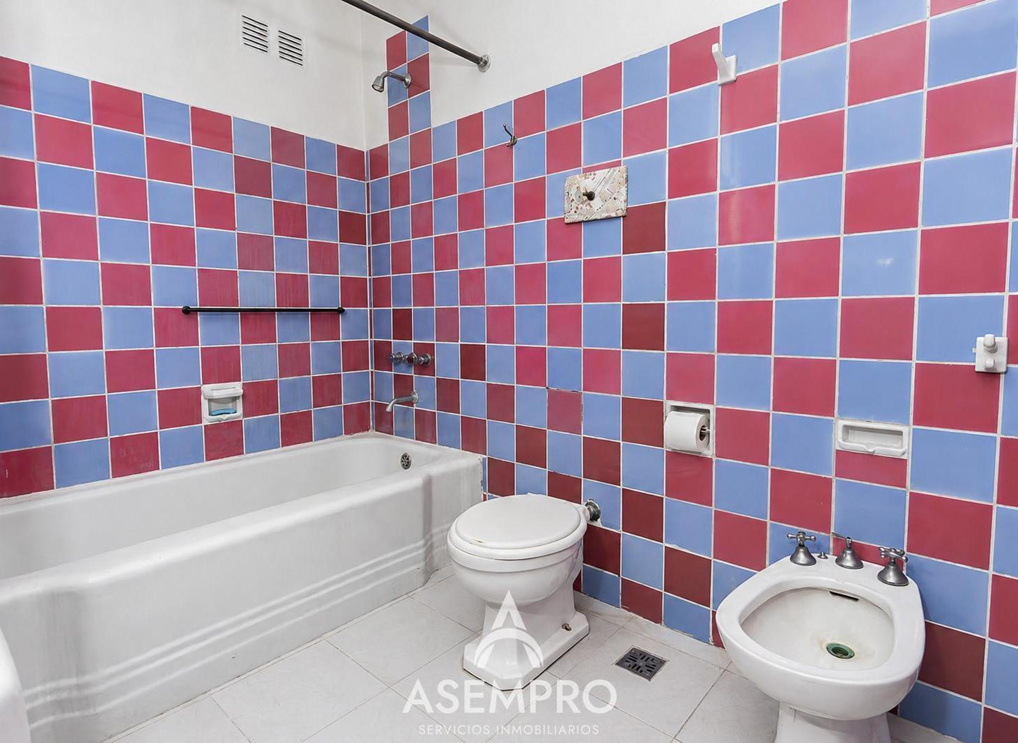 Foto de VENTA - 3 amb. a refaccionar - Edificio histórico - Seguridad 24 hs, imagen 5