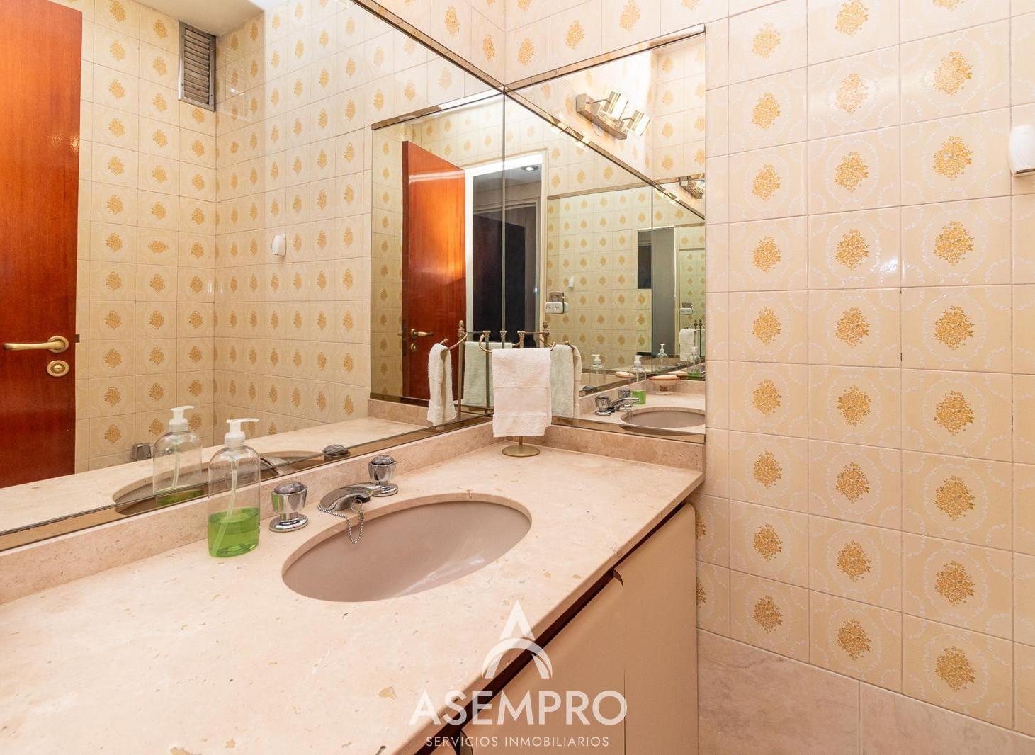 Foto de DEPARTAMENTO DE 4 AMBIENTES CON DEPENDENCIA, COCHERA Y BAULERA - 127 M2, imagen 4