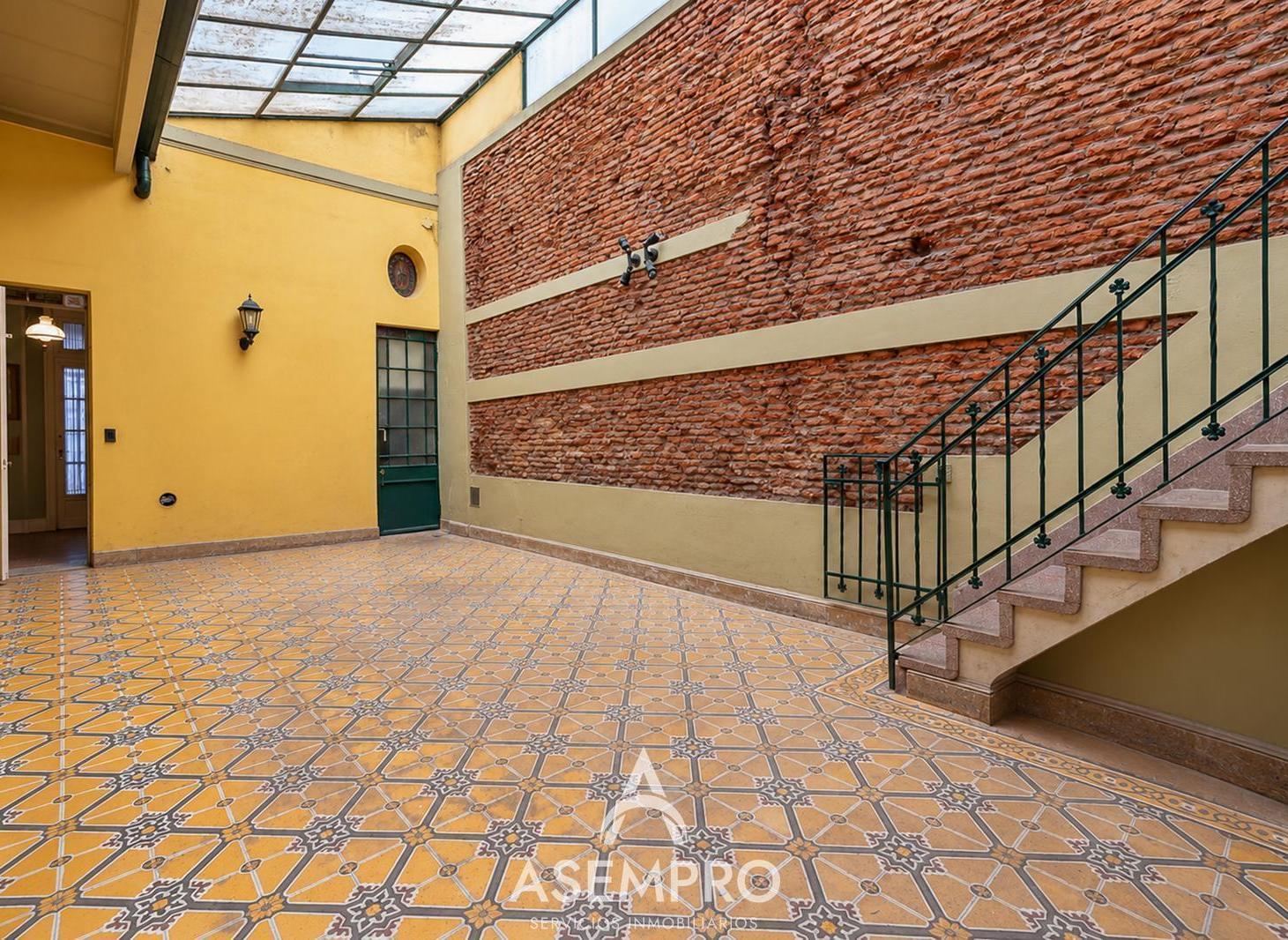 Foto de Venta Casa con lote propio Varela y Directorio, imagen 2