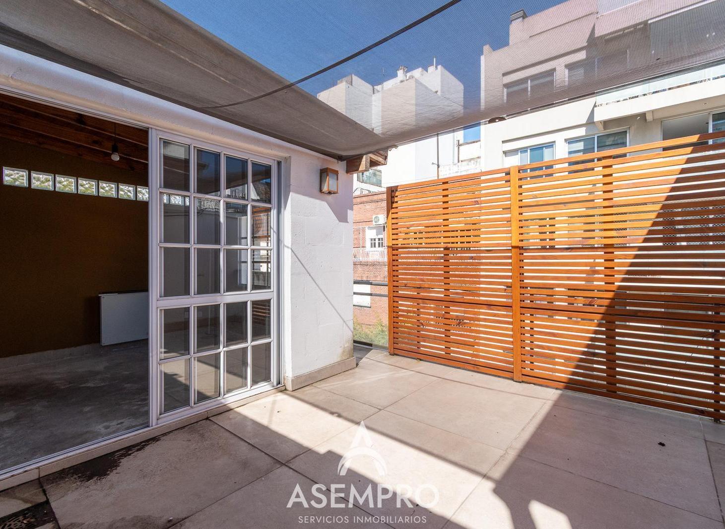 Foto de PH de 4 ambientes con quincho/playroom y terraza propia – Barrio, imagen 1