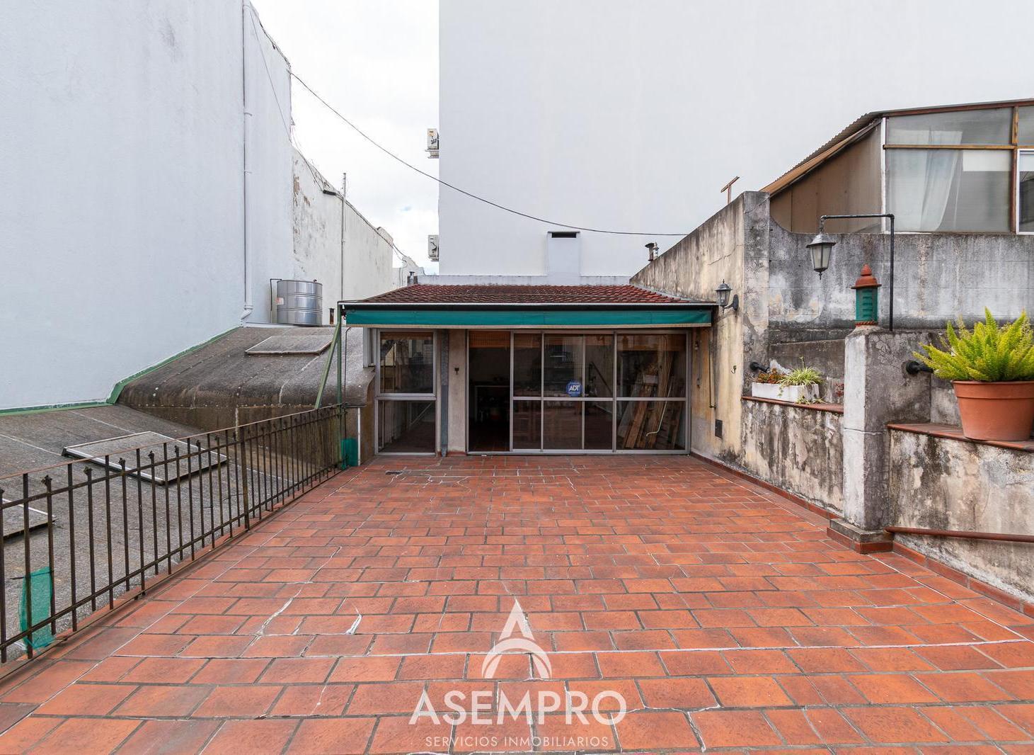 Foto de Venta Casa con lote propio Varela y Directorio, imagen 5