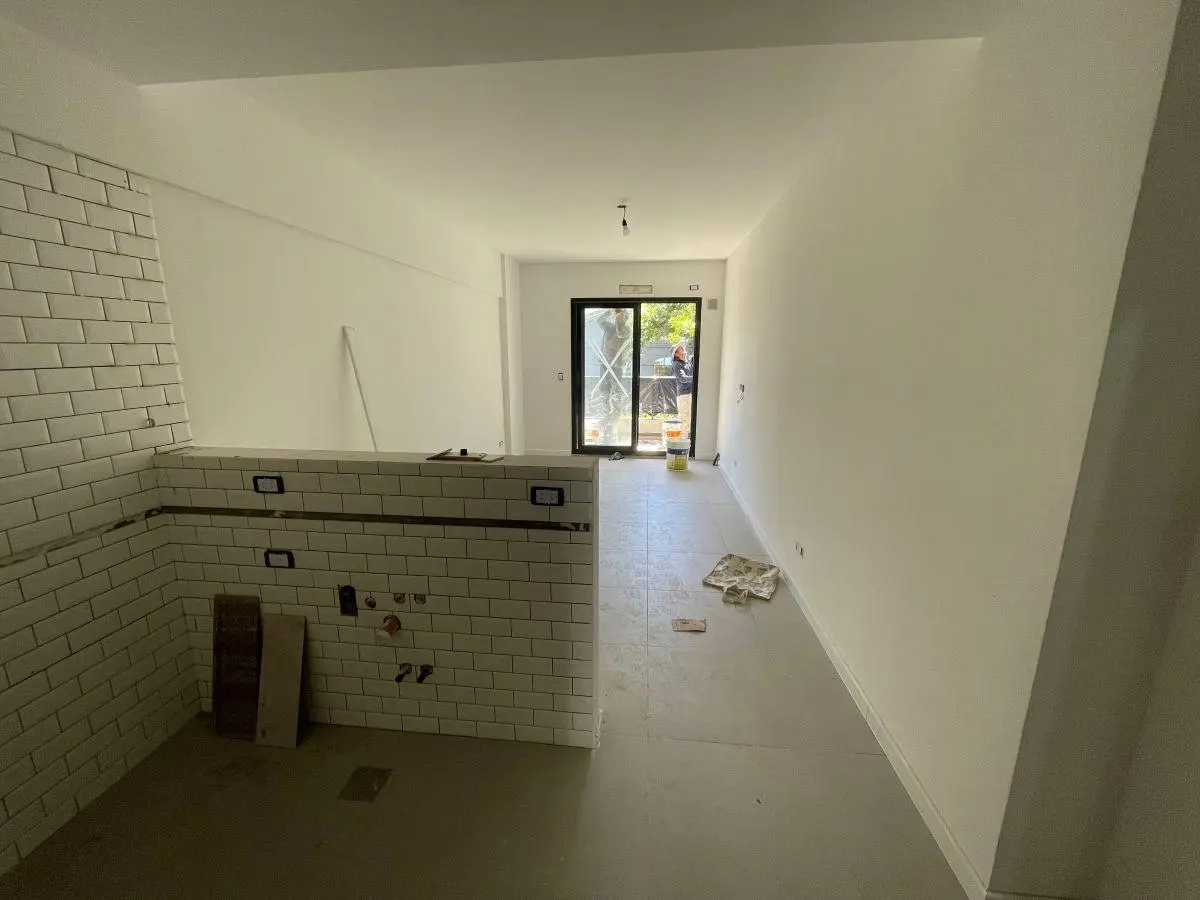 RETASADO!!! ORIGINAL DEPTO A ESTRENAR, DOS AMB, DOS BAÑOS, DOS BALCONES!!! 4