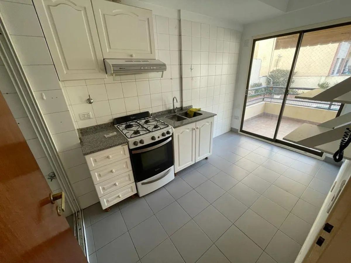 Excepcional 3 amb, hermoso balcón, cochera incluida!!! 5