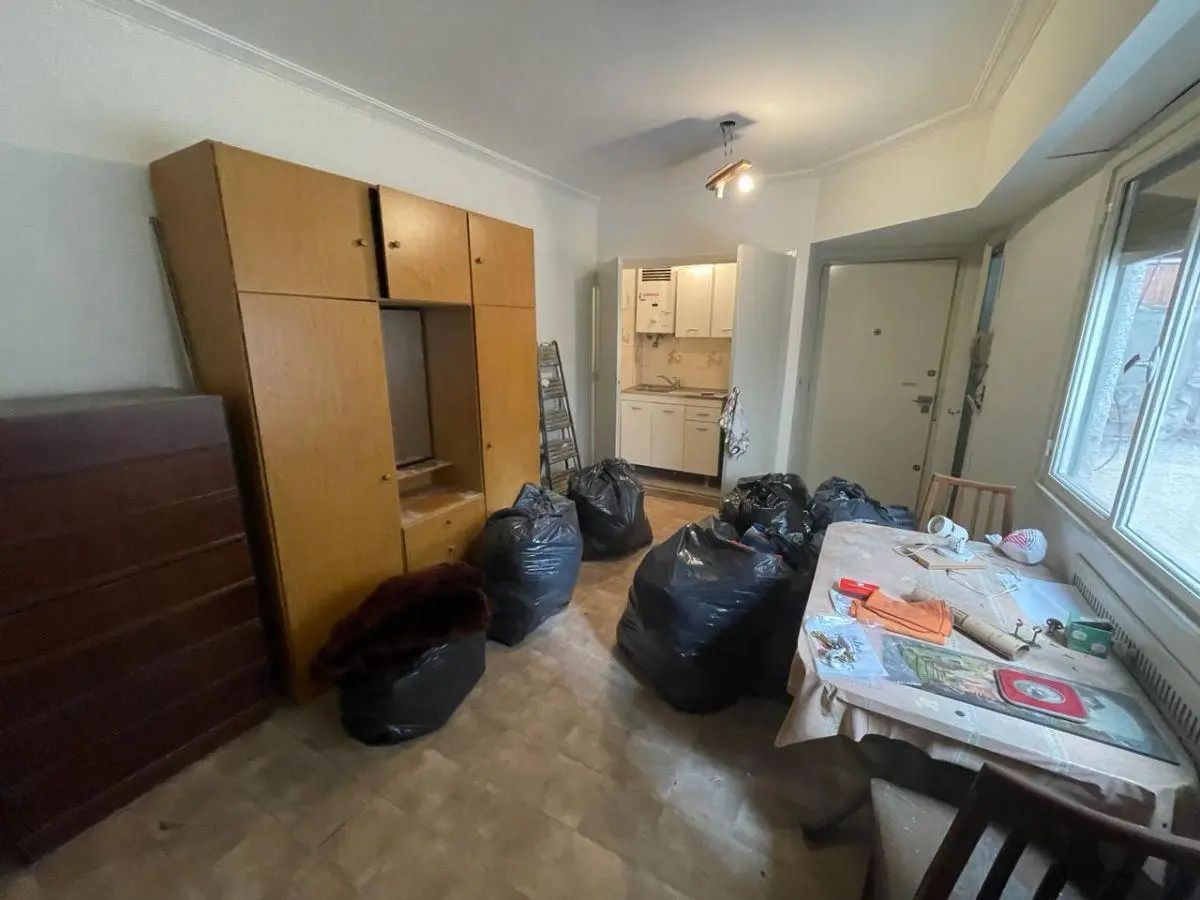 Monoambiente muy pequeño, a pasos Av. Rivadavia!!! 3