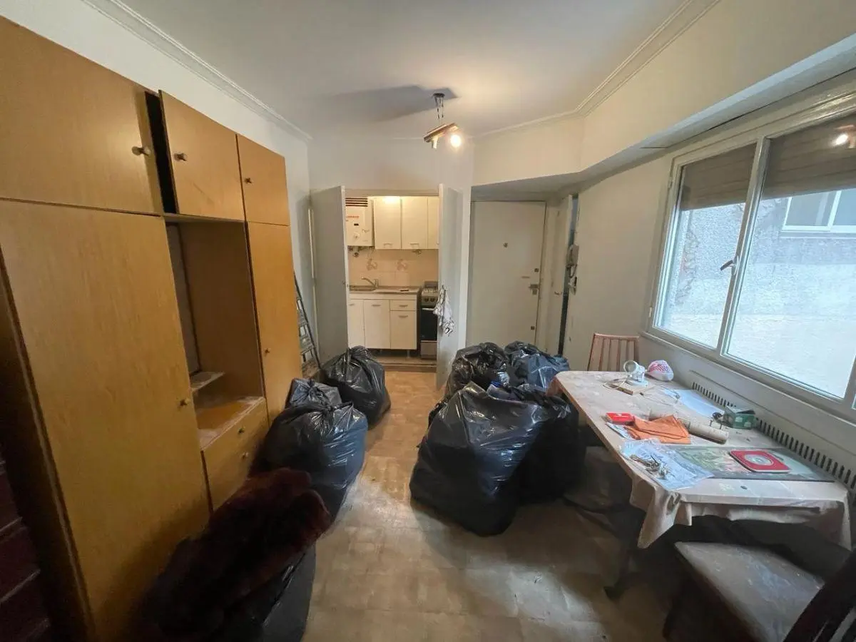 Monoambiente muy pequeño, a pasos Av. Rivadavia!!! 5
