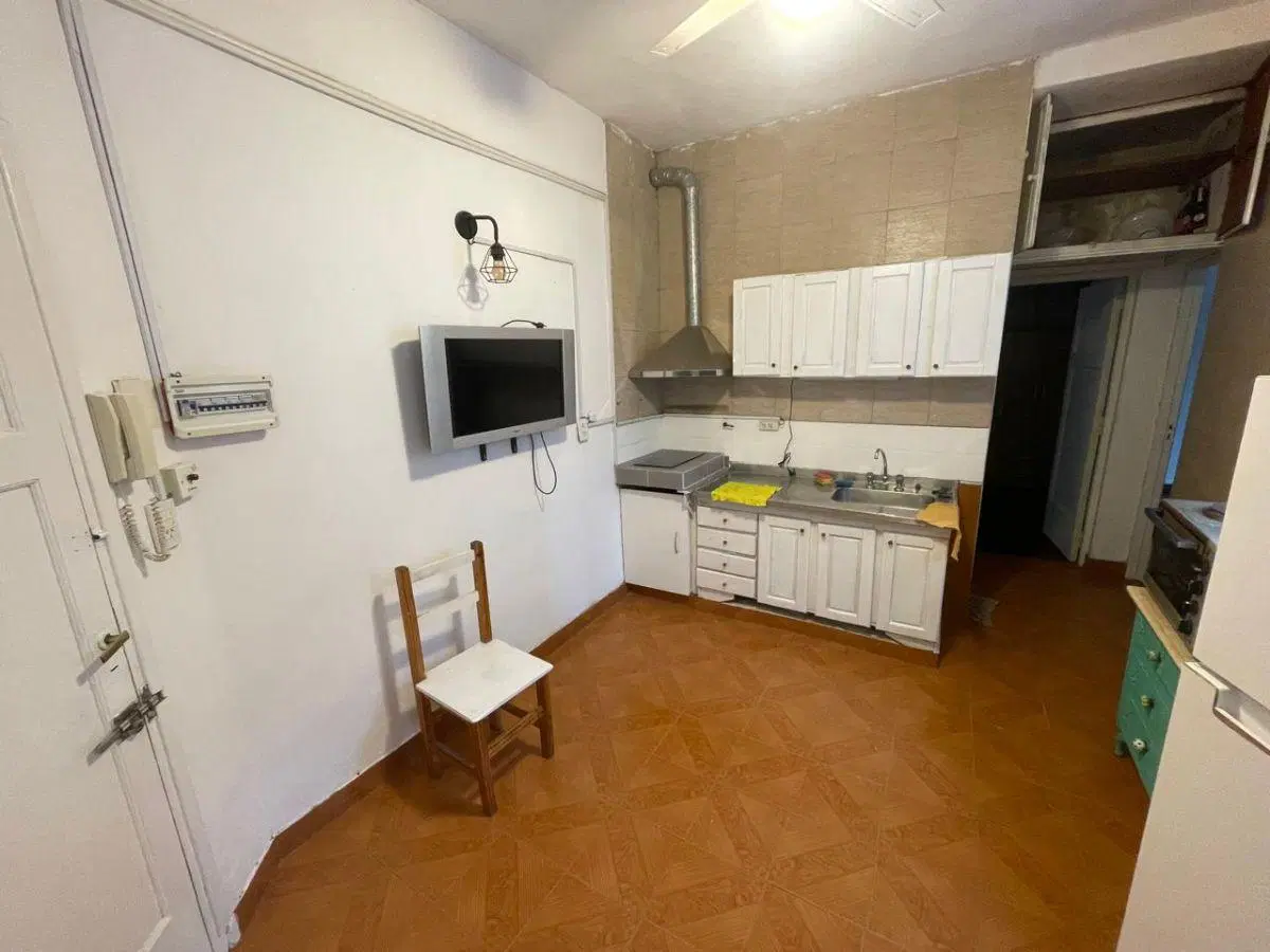 DEPTO 3 AMB, BAÑO Y COCINA A NUEVOS, A UNA CUADRA AV. CORRIENTES!!! 2