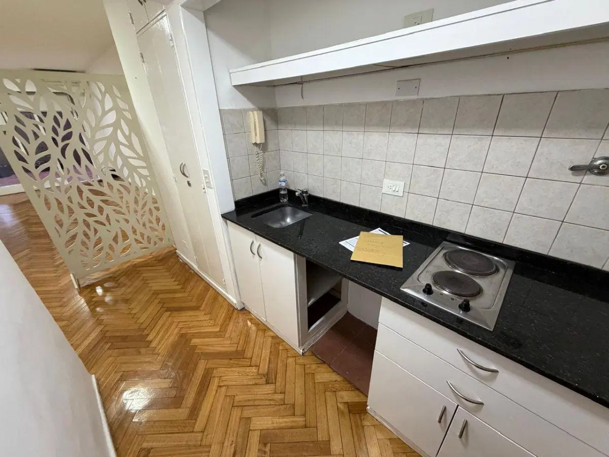 OPORTUNIDAD!!!MONOAMB EN PLANTA BAJA, CON HERMOSO PATIO!!! 4