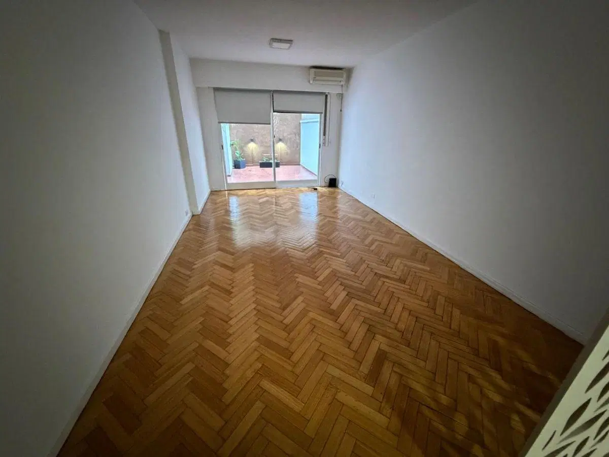 OPORTUNIDAD!!!MONOAMB EN PLANTA BAJA, CON HERMOSO PATIO!!! 3