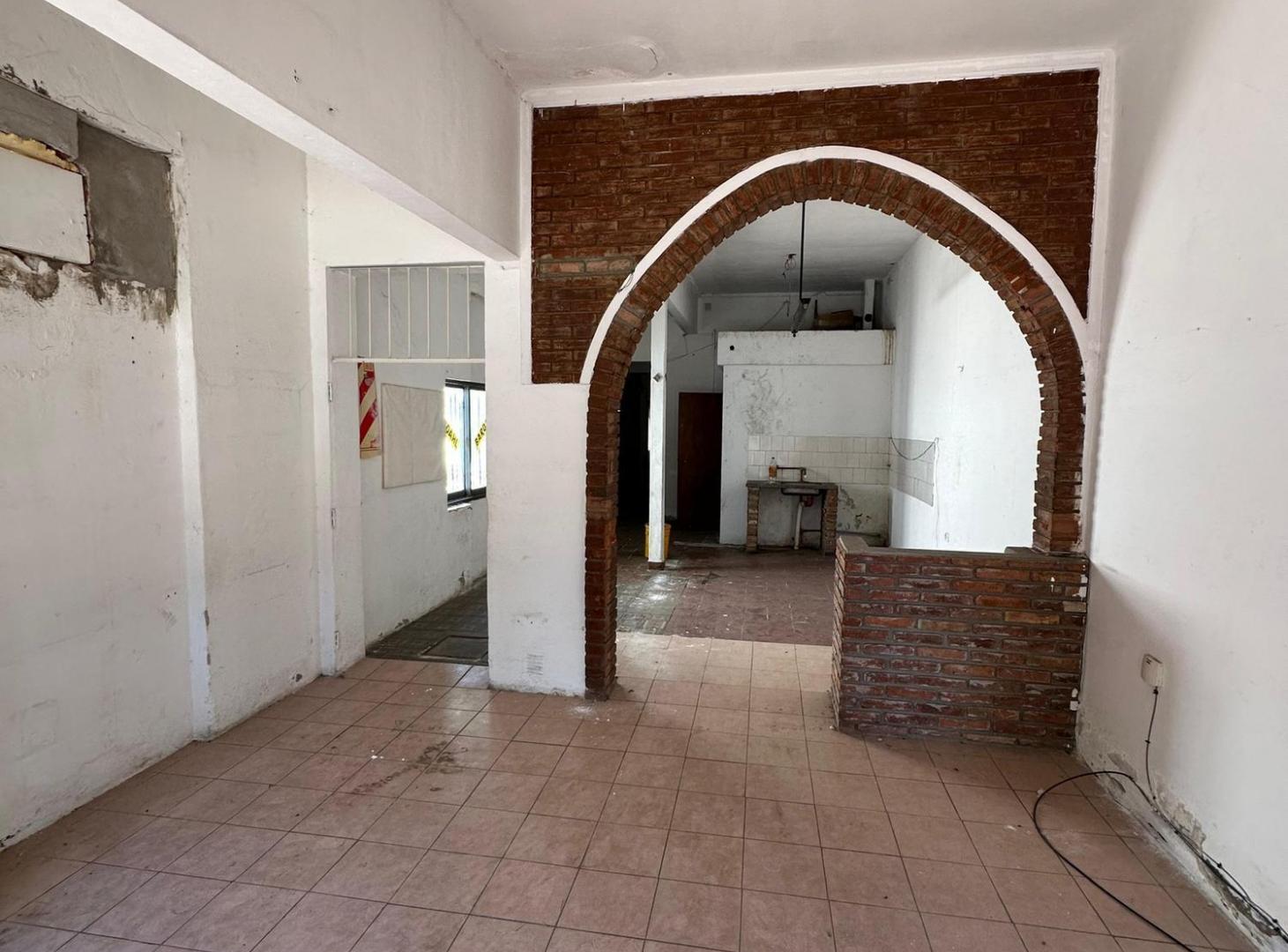 Foto de GALPÓN CON LOCAL EN VENTA BARRIO OBSERVATORIO, imagen 4