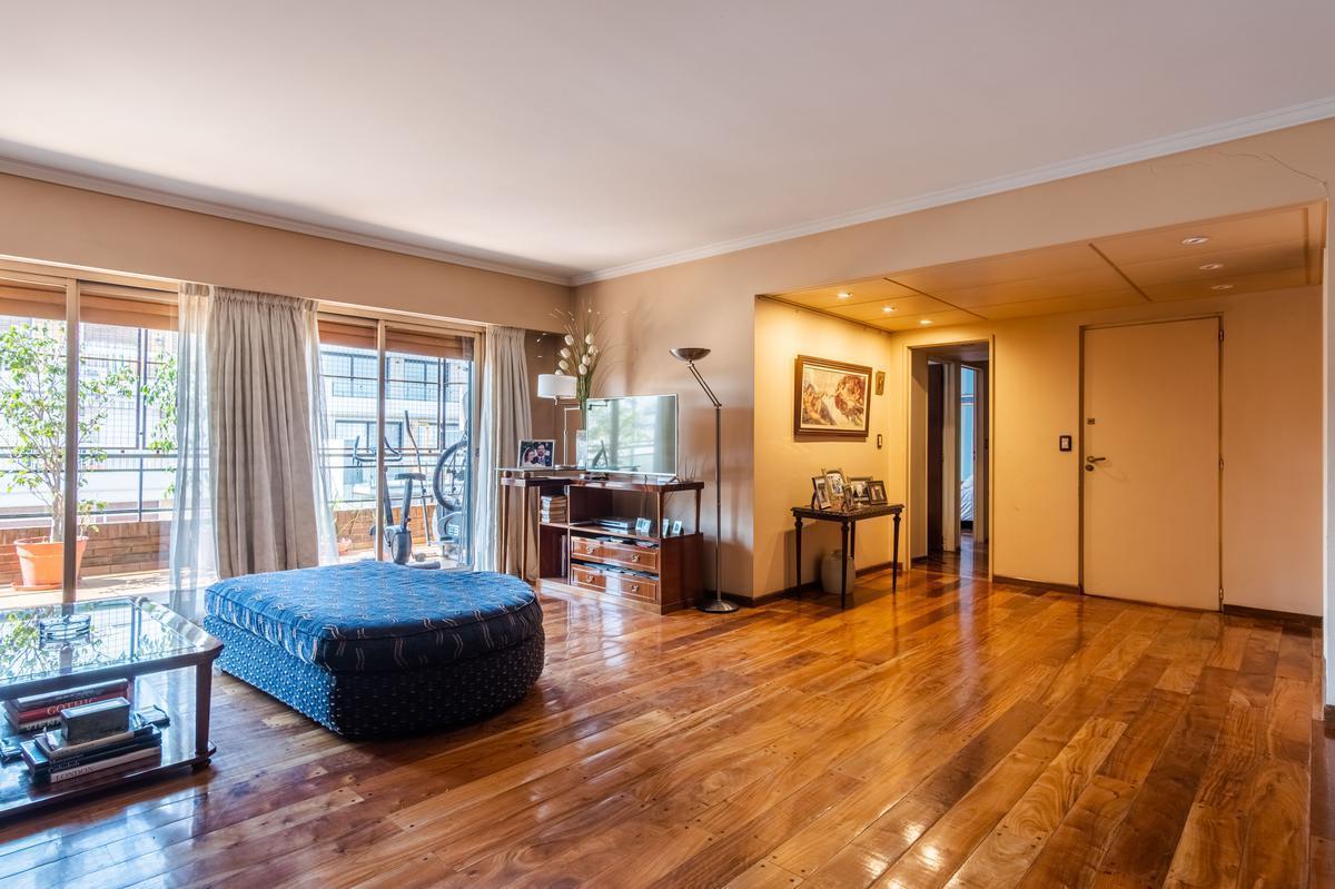 Piso Cuatro Dorm. en Belgrano. Posibilidad de Cochera. 2
