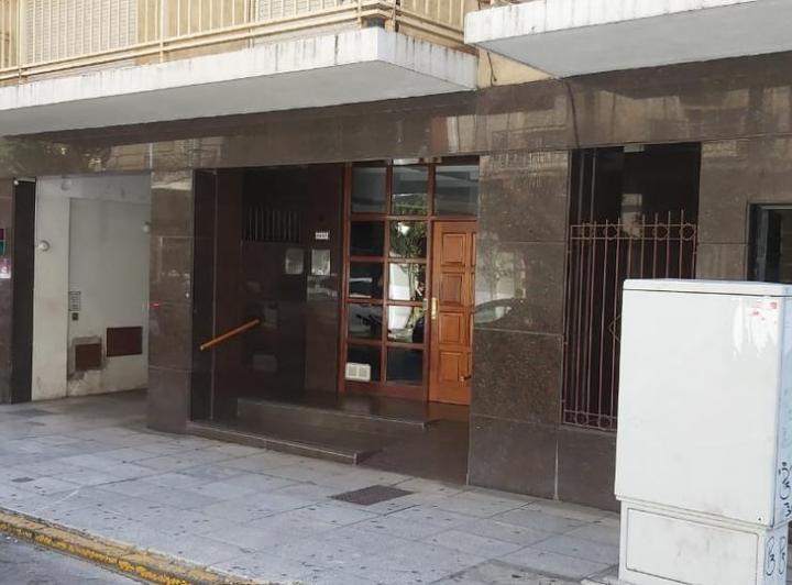 Departamento de tres ambientes. Vista abierta. Cochera fija y baulera. 2