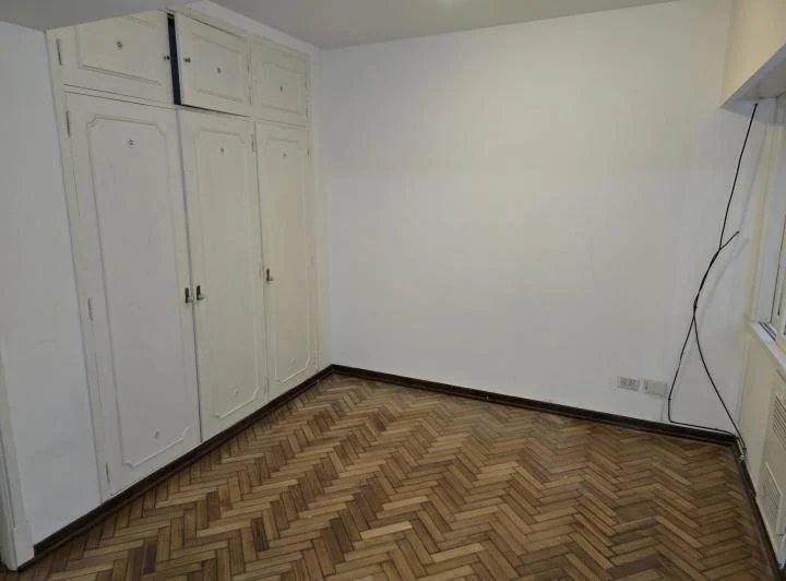 José Hernández 2100.  Semipiso de tres ambientes. 4