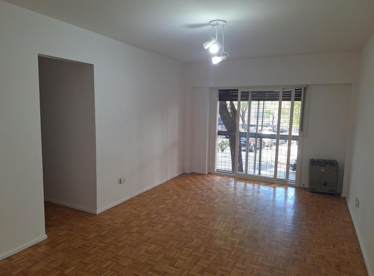 Virrey Olaguer 3400. Departamento 3 ambientes.