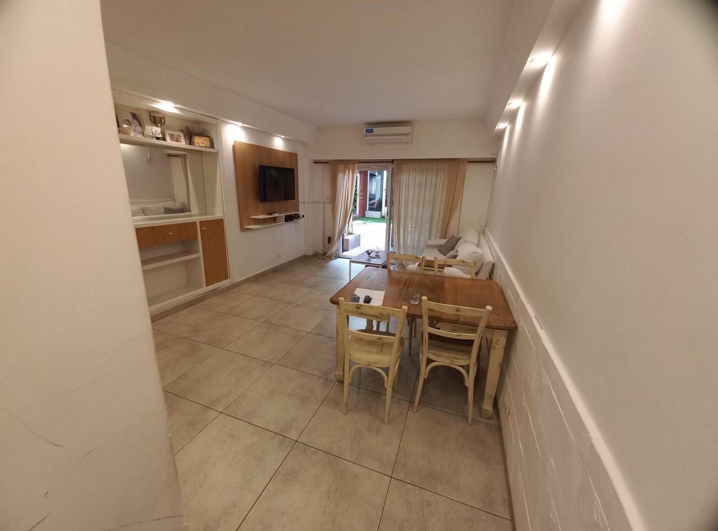 Foto de Departamento en alquiler. Dos dormitorios. Patio. Quincho con parrilla., imagen 2