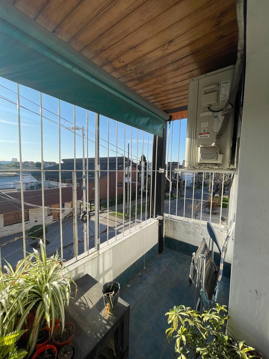 Galpón de 9 x 25 con monoambiente divisible en planta alta - Wilde