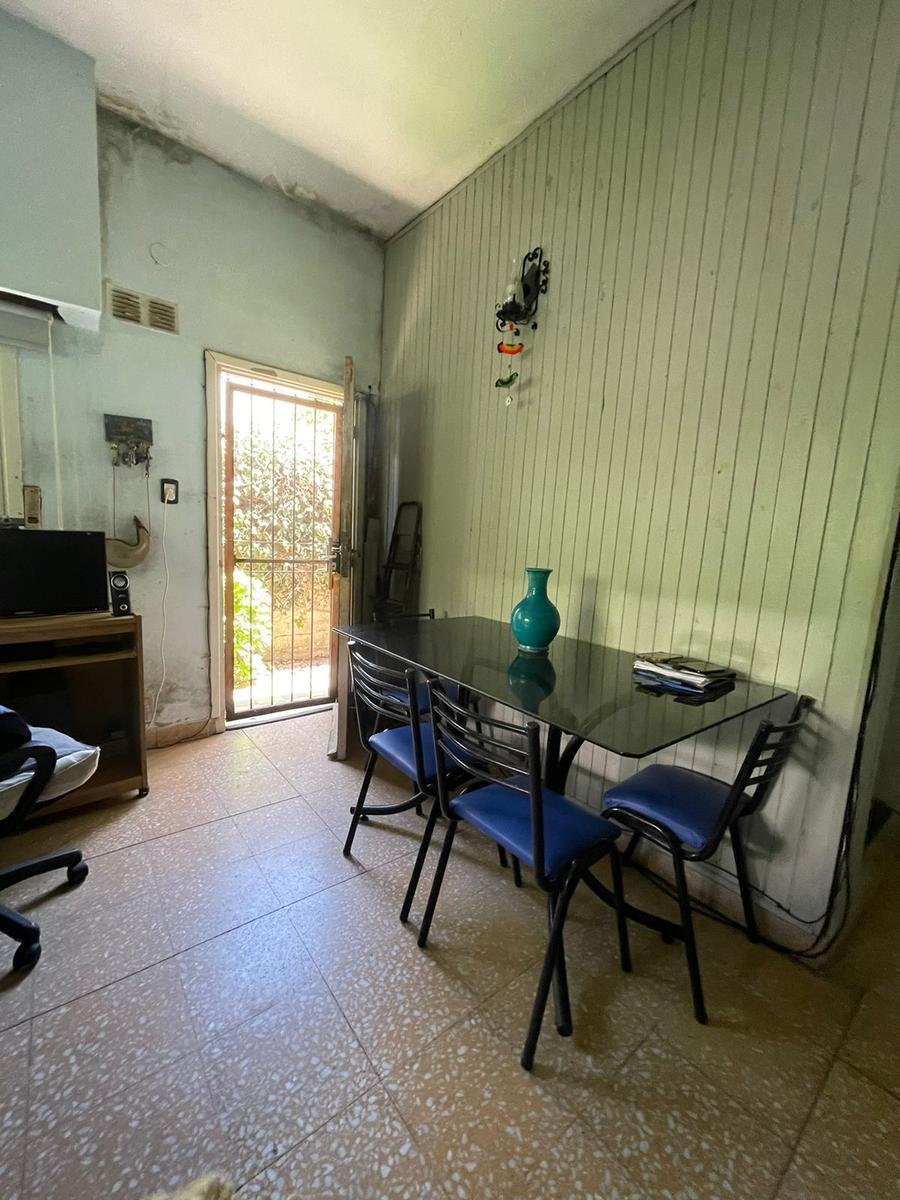 PH en venta de 2 ambientes con patio - Wilde