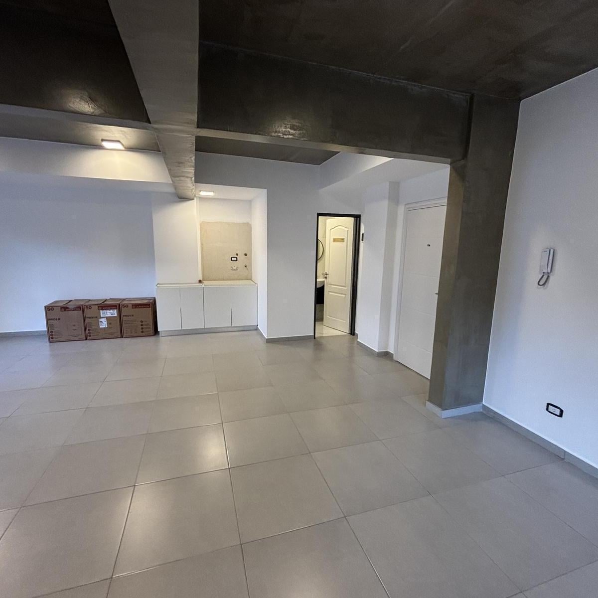 Oficina a estrenar de 70 mts2 con patio  - Wilde Centro
