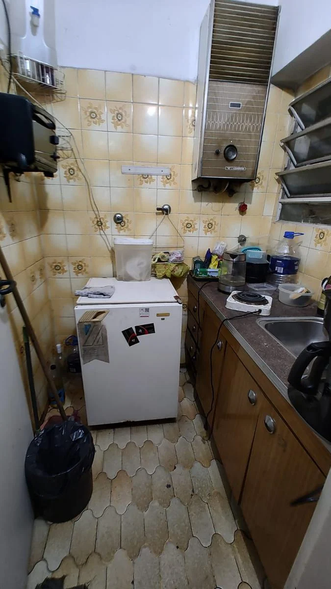 Galpón en Venta de 8,66 X 24 con Dos Oficinas, Baño y Terraza - Avellaneda 2