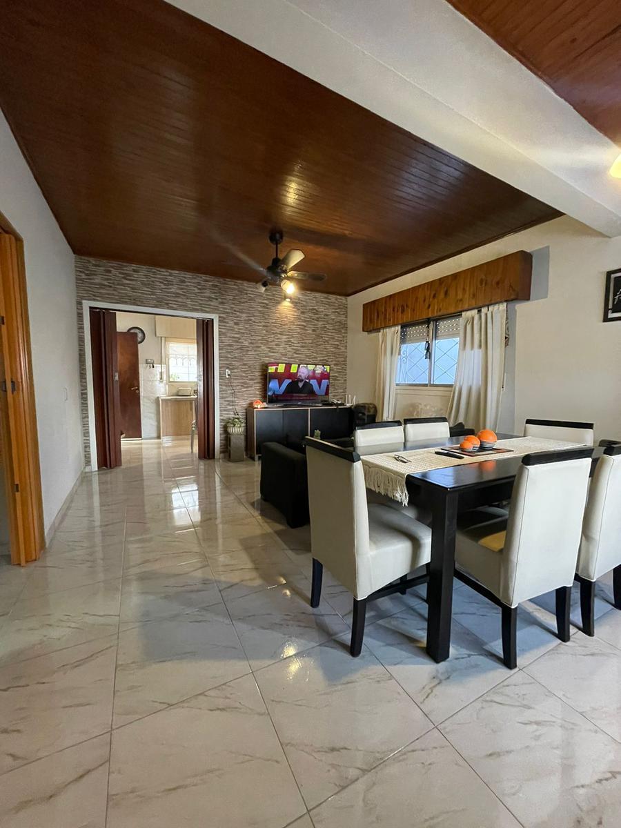 Casa en venta de 3 ambientes con departamento y terraza