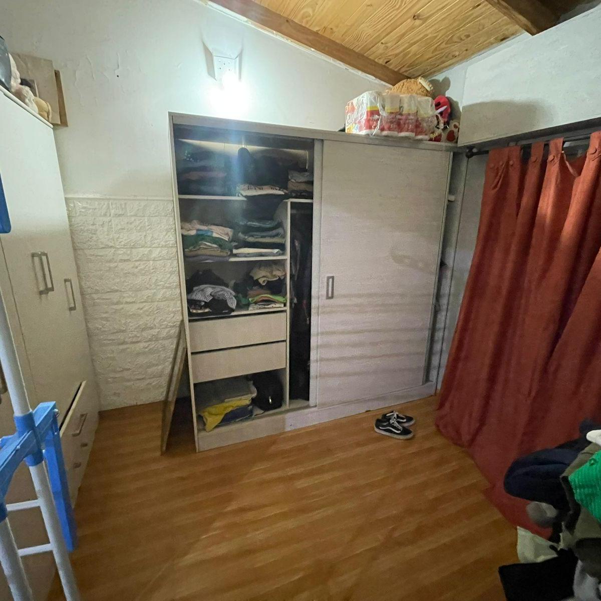 Casa en venta de 3 ambientes con patio y local al frente - Bernal Oeste