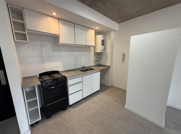 Foto de Departamento 3 ambientes con PATIO - VENTA Wilde, imagen 3