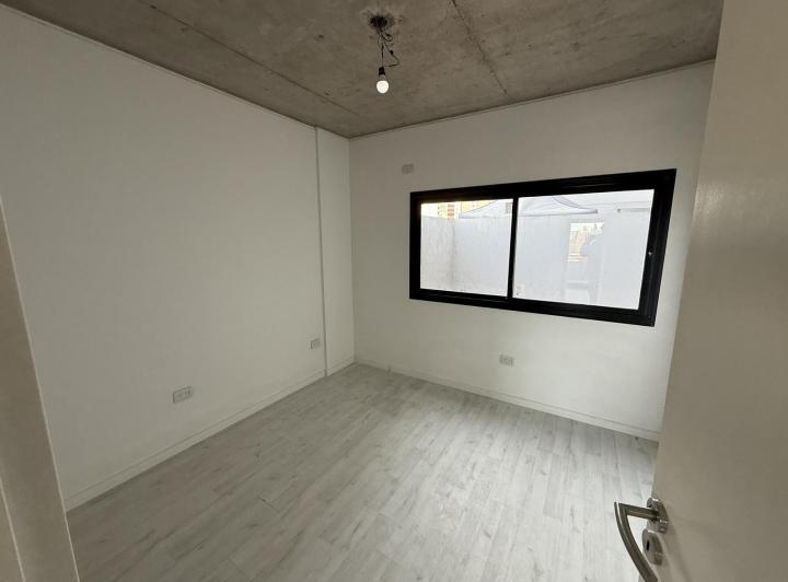 Foto de Departamento 3 ambientes con PATIO - VENTA Wilde, imagen 4
