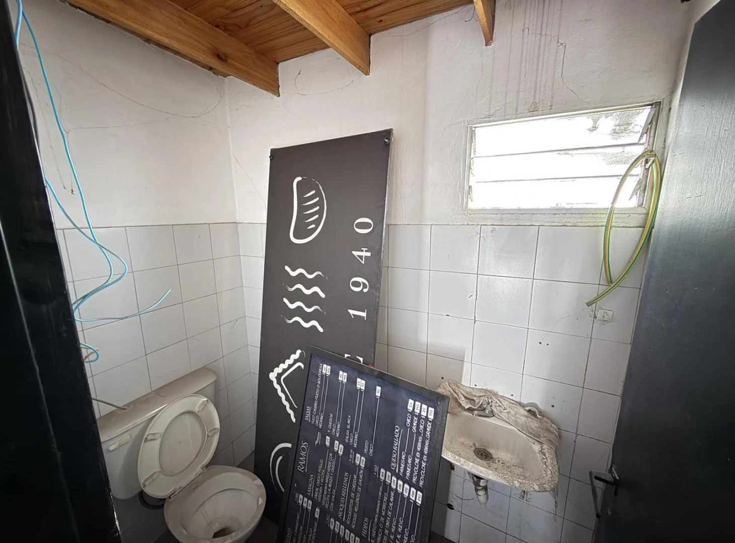 Foto de Local en ALQUILER con vidriera y baño - Wilde, imagen 4