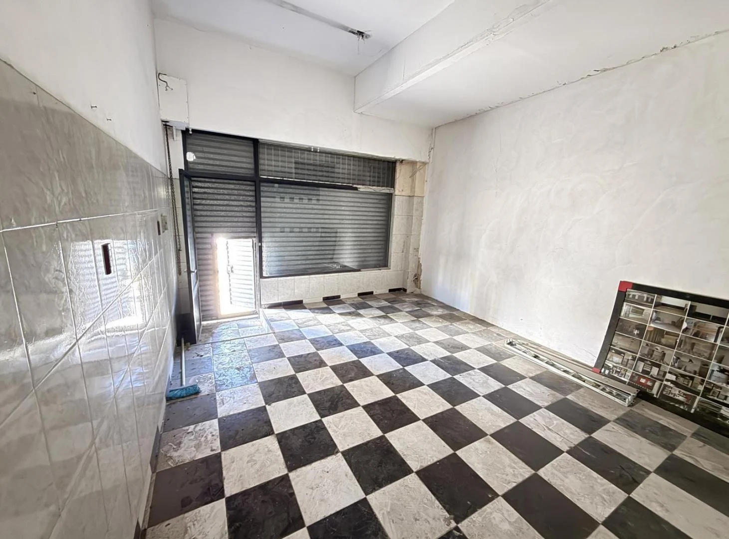 Foto de Local en ALQUILER con vidriera y baño - Wilde, imagen 3