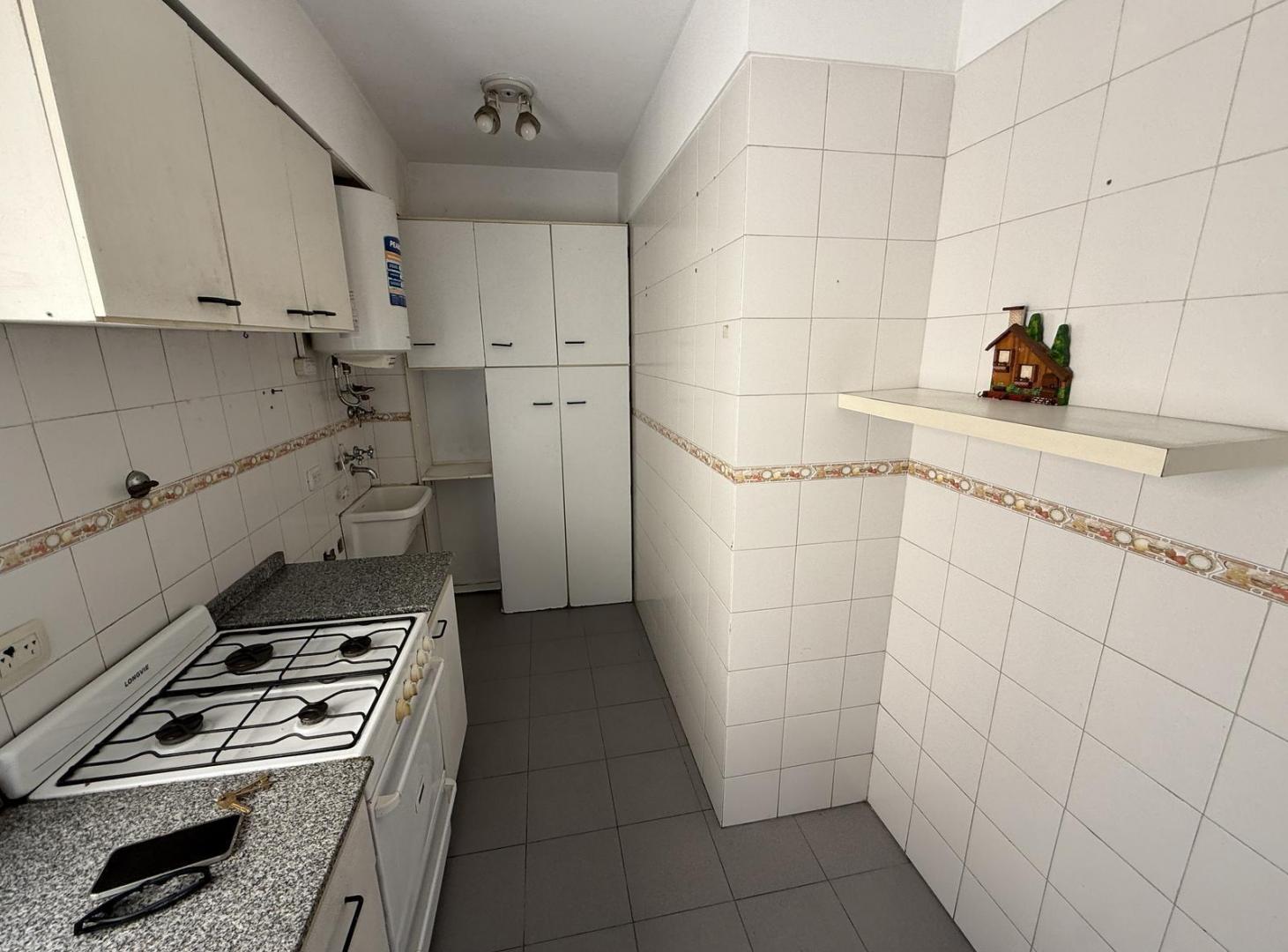 Foto de Departamento dos ambientes con BALCON y COCHERA en Villa Dominico, imagen 2