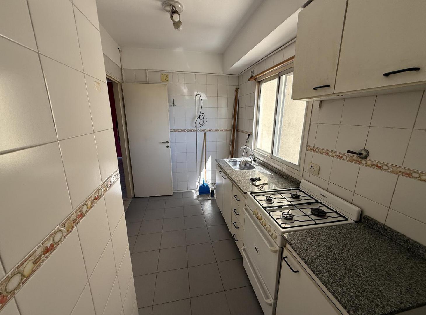 Foto de Departamento dos ambientes con BALCON y COCHERA en Villa Dominico, imagen 1