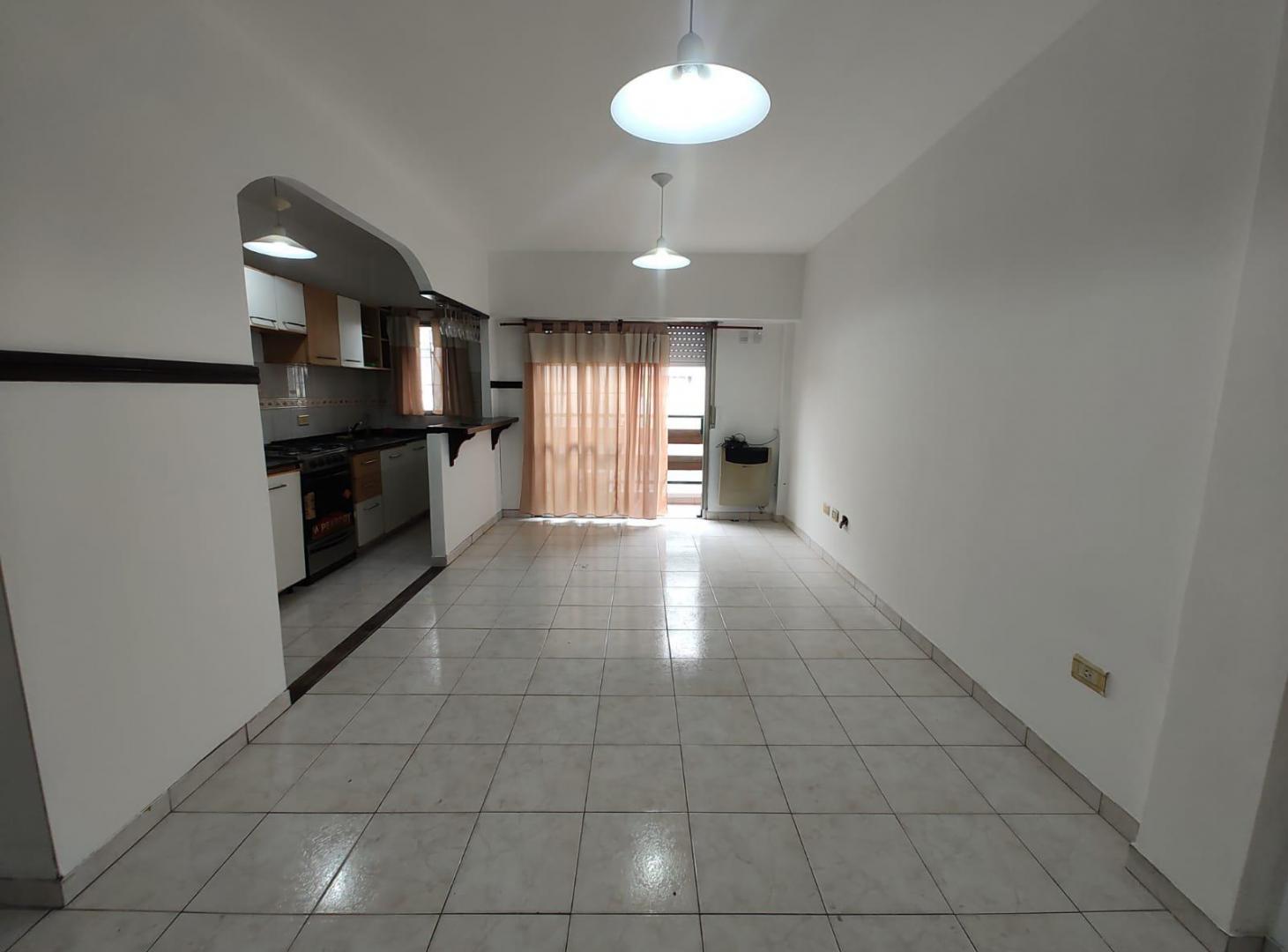 Foto de Departamento en Excelente Estado - A metros de la Avenida Mitre, imagen 3