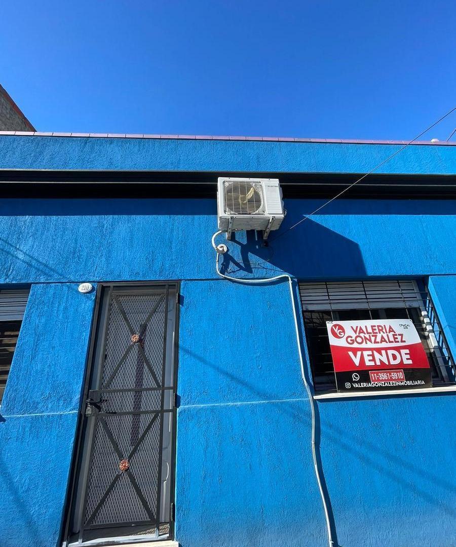 PH en  venta al frente con entrada independiente 3 ambientes con terraza - Wilde