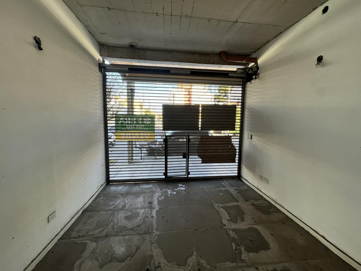 Foto de Local a Metros de Fabian Onsari 20m2 - Wilde, imagen 2