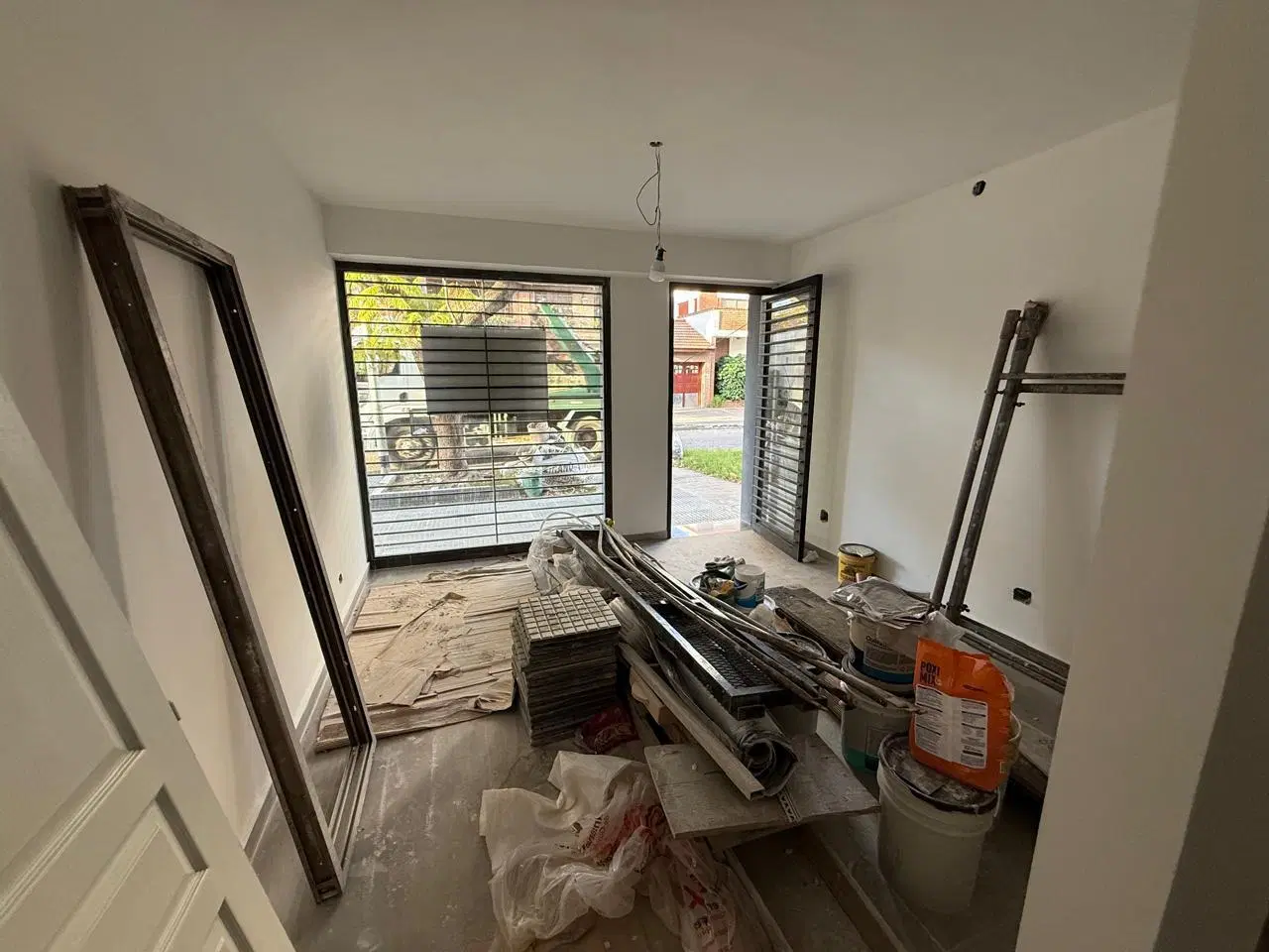 Local Comercial en ALQUILER a ESTRENAR en Wilde SIN EXPENSAS 5