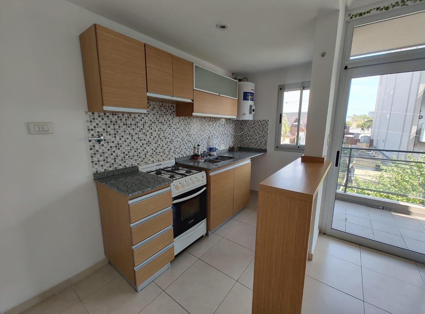 DEPARTAMENTO DE 2 AMBIENTES EN ALQUILER CON BALCON -  WILDE