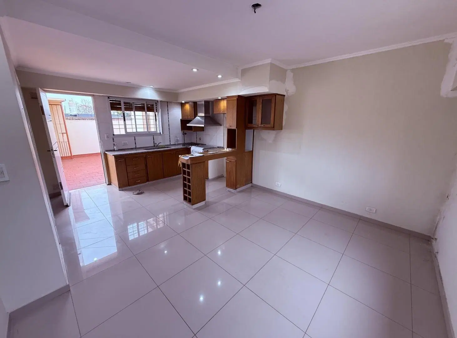 Departamento Ph tres ambientes con patio en Alquiler en Sarandi Avellaneda 3