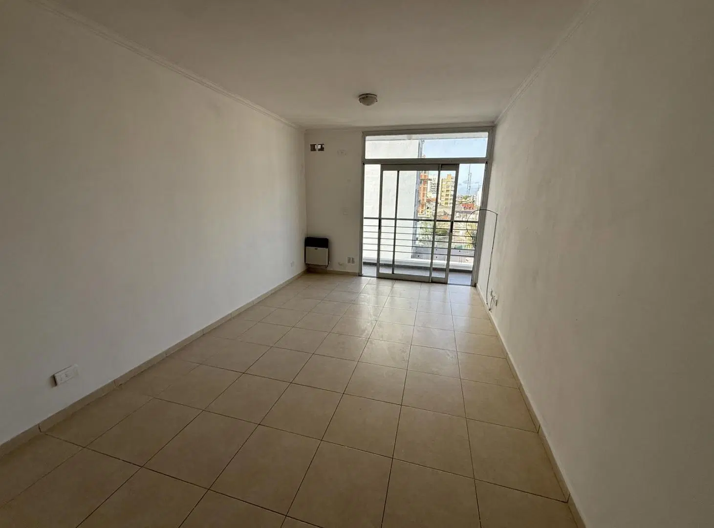 Departamento en alquiler monoambiente con balcón al frente - Wilde Avellaneda 4