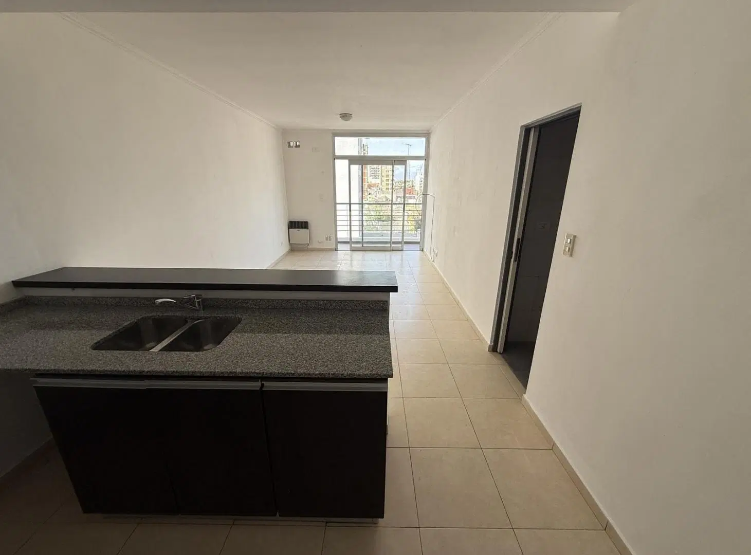 Departamento en alquiler monoambiente con balcón al frente - Wilde Avellaneda 2