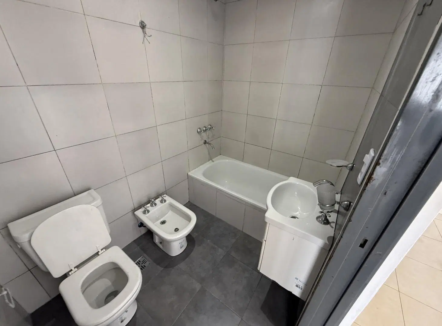Departamento en alquiler monoambiente con balcón al frente - Wilde Avellaneda 1