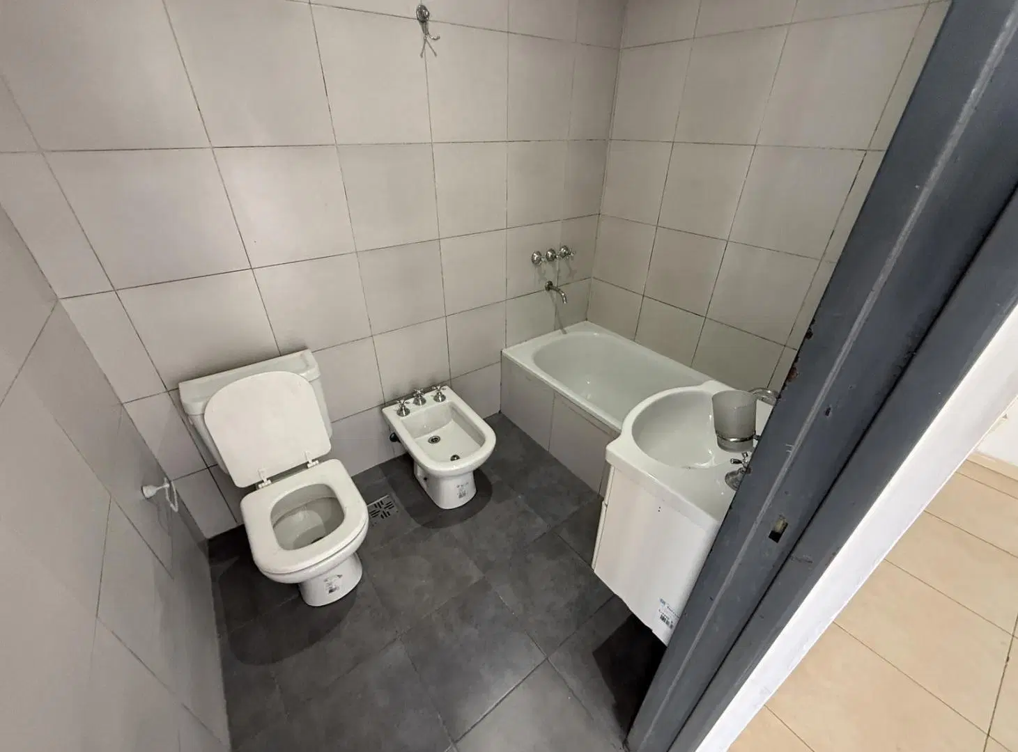 Departamento en alquiler monoambiente con balcón al frente - Wilde Avellaneda 5
