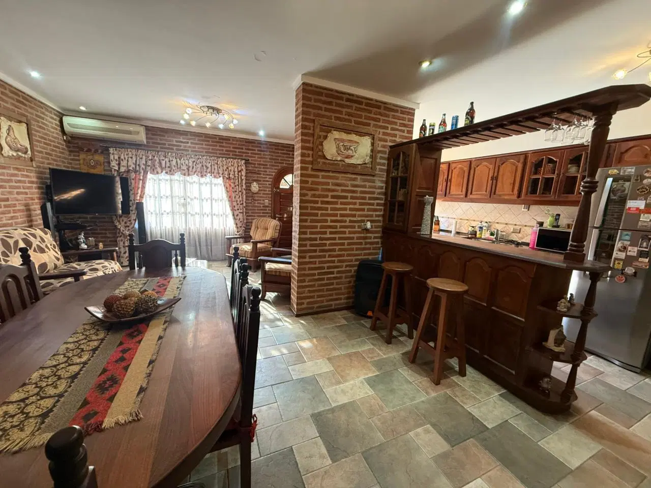 PH en Wilde de 4 ambientes al frente con entrada independiente, patio y parrilla 2