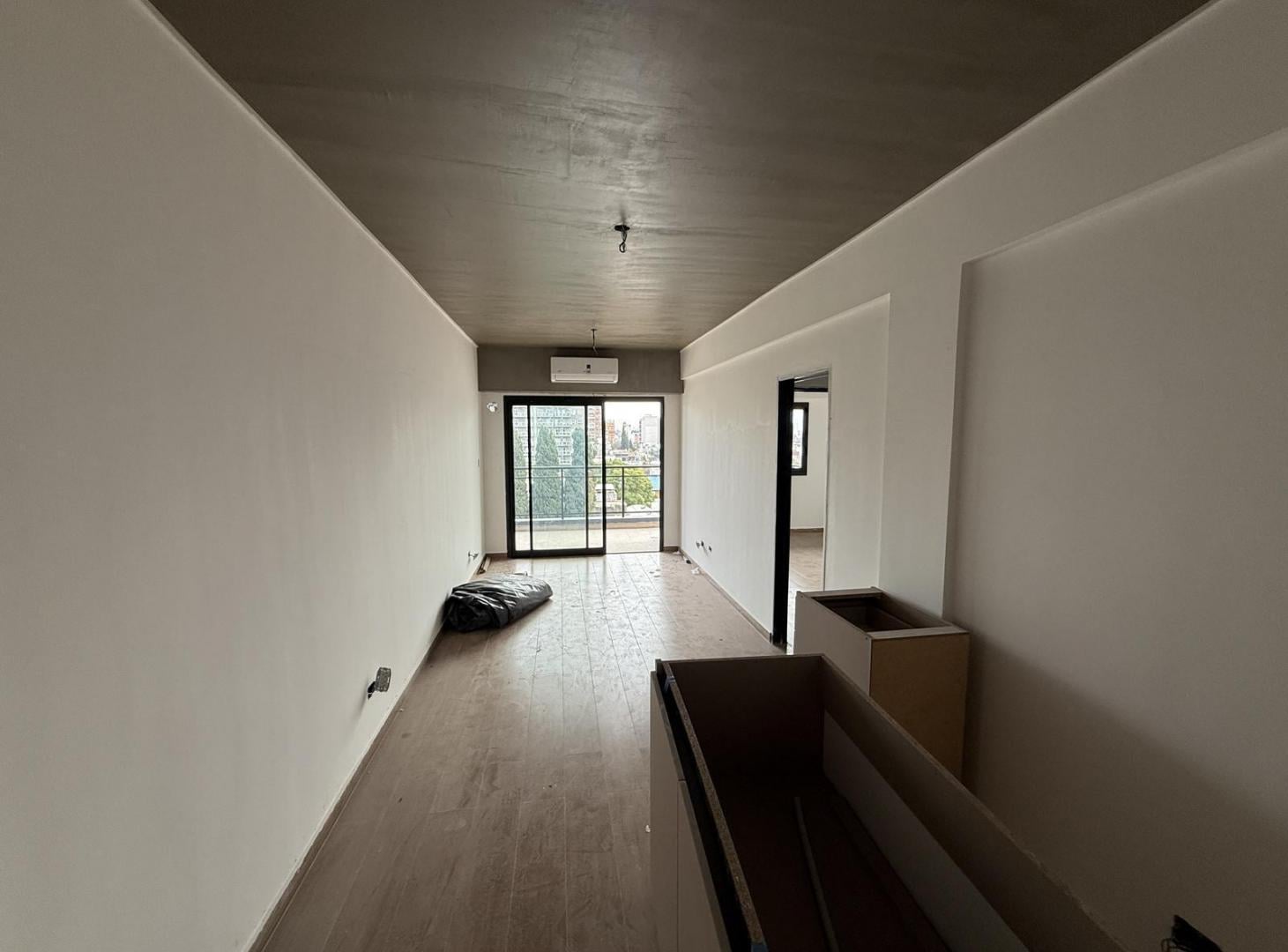 Moderno departamento de 2 ambientes frente con balcón en Wilde - Avellaneda