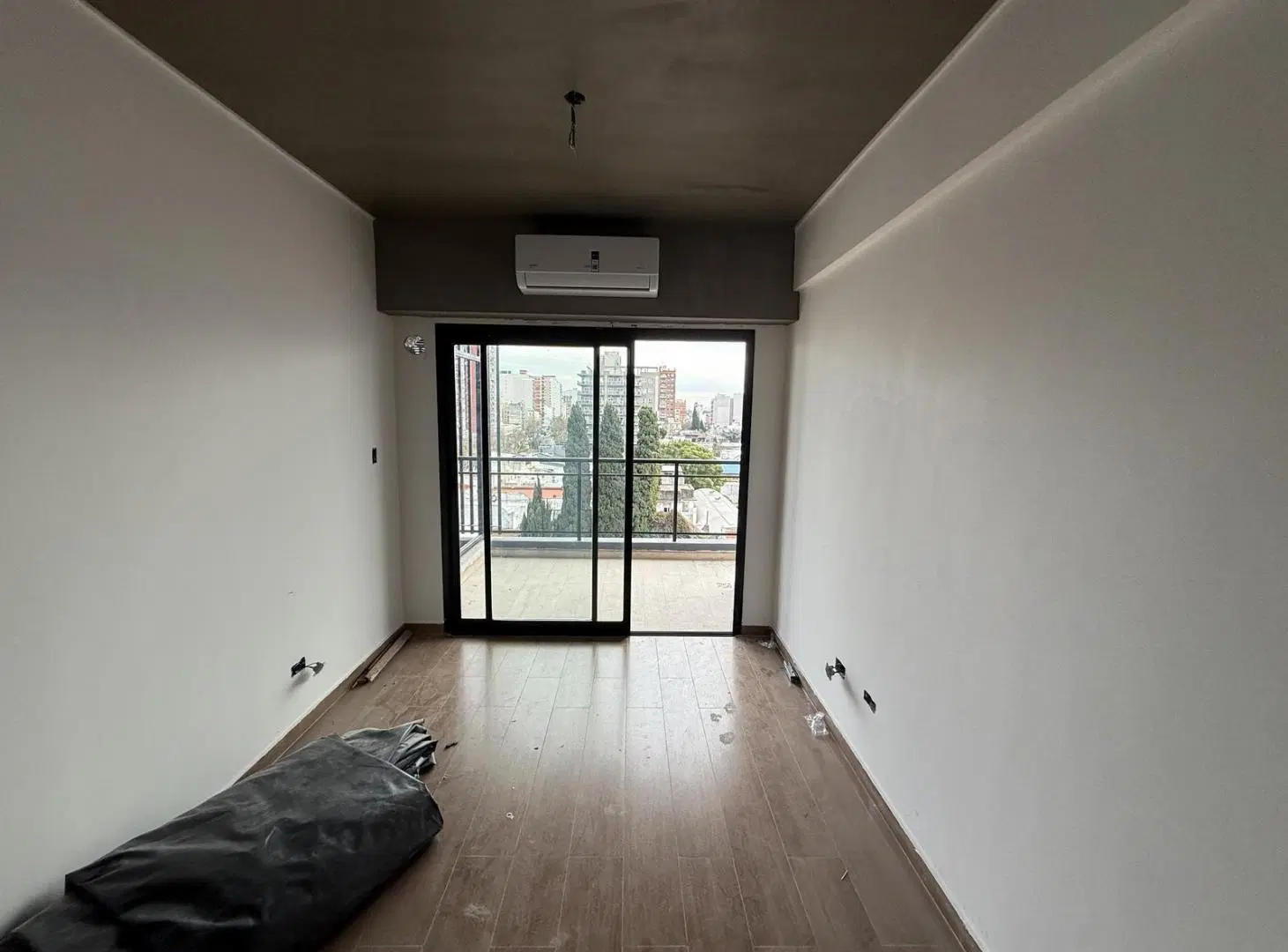Moderno departamento de 2 ambientes frente con balcón en Wilde - Avellaneda 5